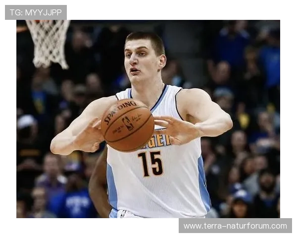 塔普索巴本赛季德甲表现稳健，领跑最佳后卫评选