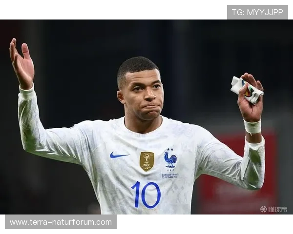 姆巴佩个人奖项与团队荣誉是否匹配其历史地位