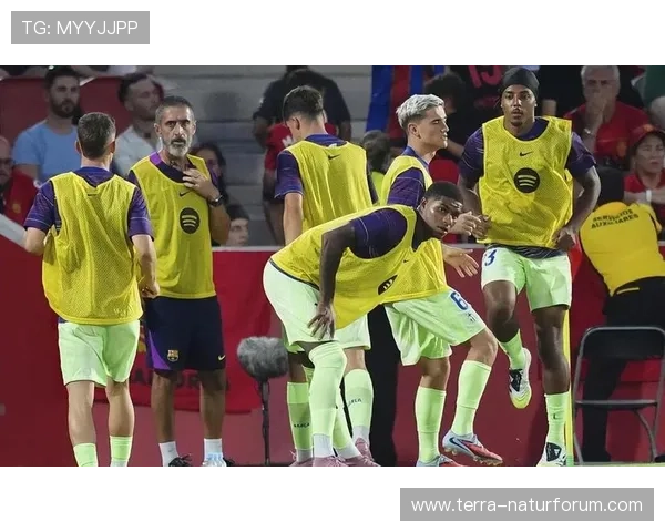 巴萨财政问题再次成为焦点,对球队未来运营与引援策略产生影响 巴萨财政问题再次成为焦点,对球队未来运营与引援策略产生影响