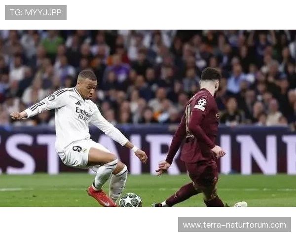 皇马表面稳定实则节奏混乱、结构失衡，争冠形势面临考验